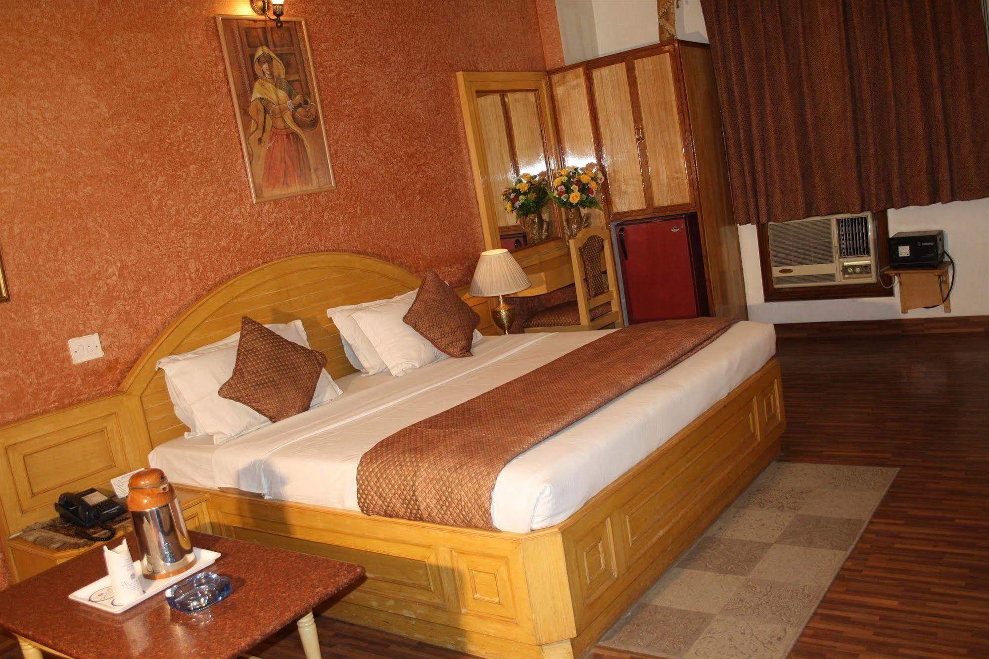 Hotel Rahul Palace Nové Dillí Pokoj fotografie