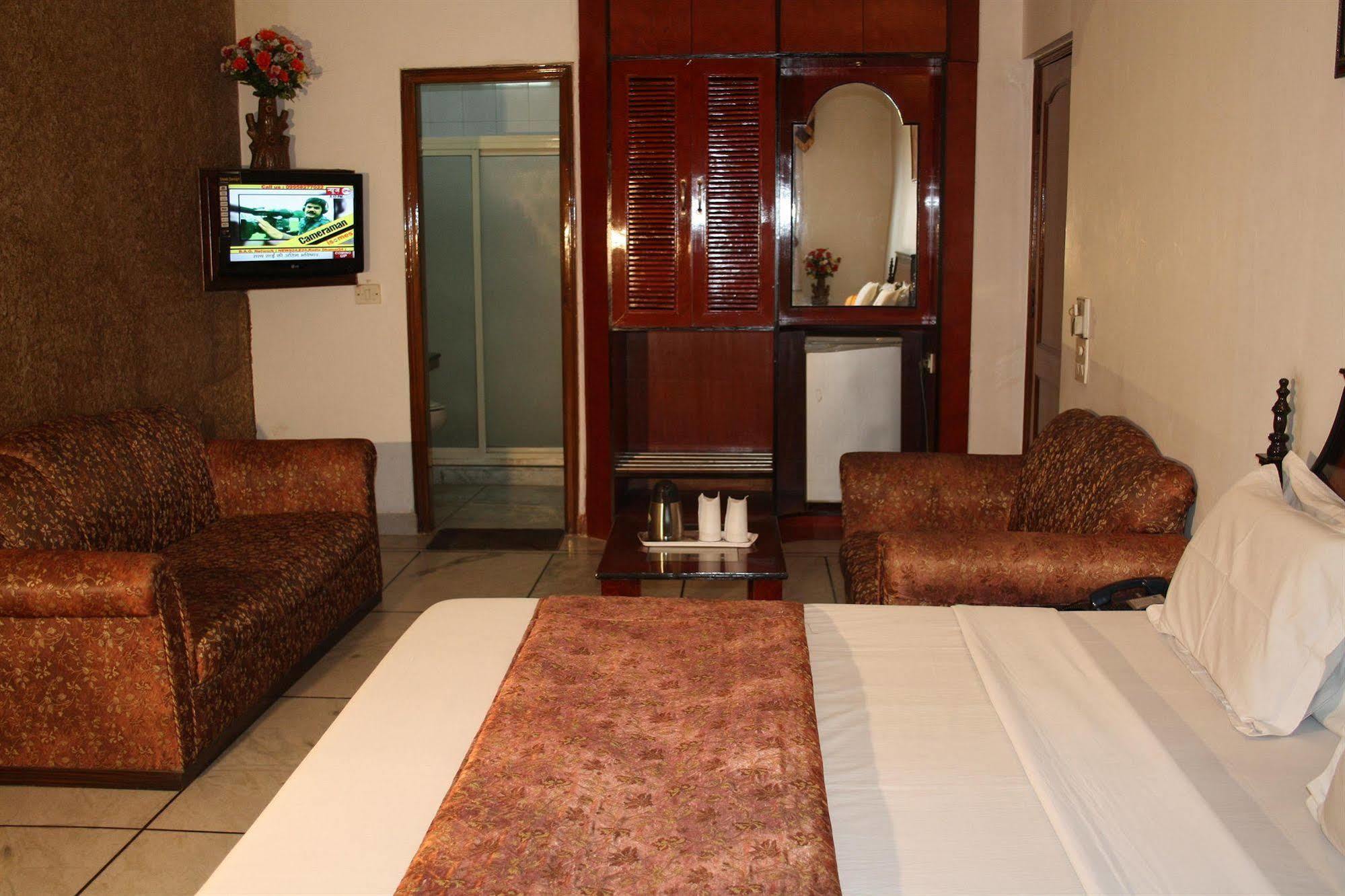 Hotel Rahul Palace Nové Dillí Exteriér fotografie