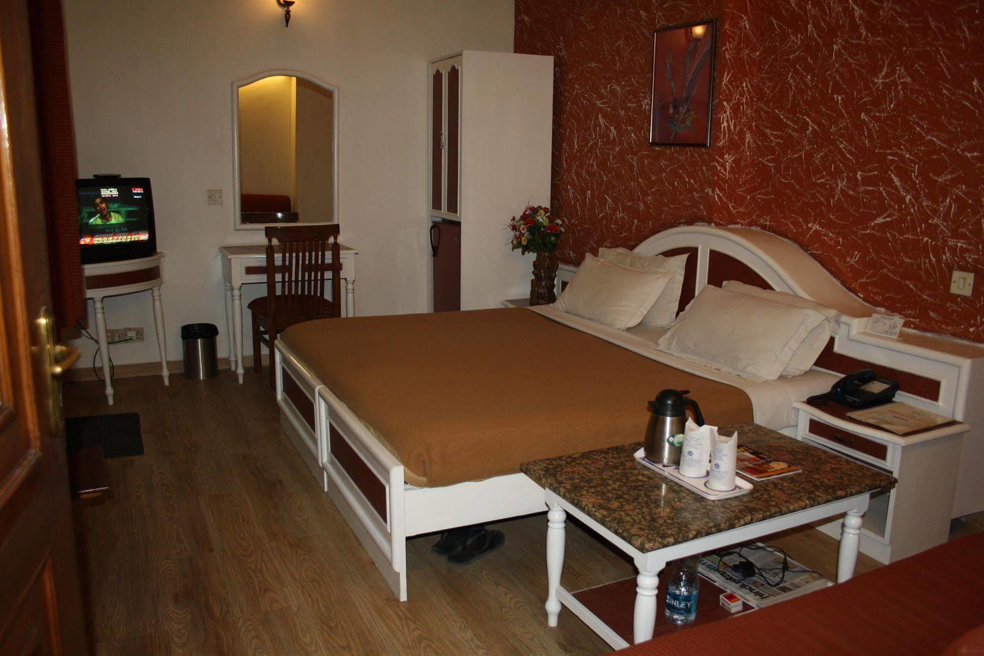 Hotel Rahul Palace Nové Dillí Pokoj fotografie