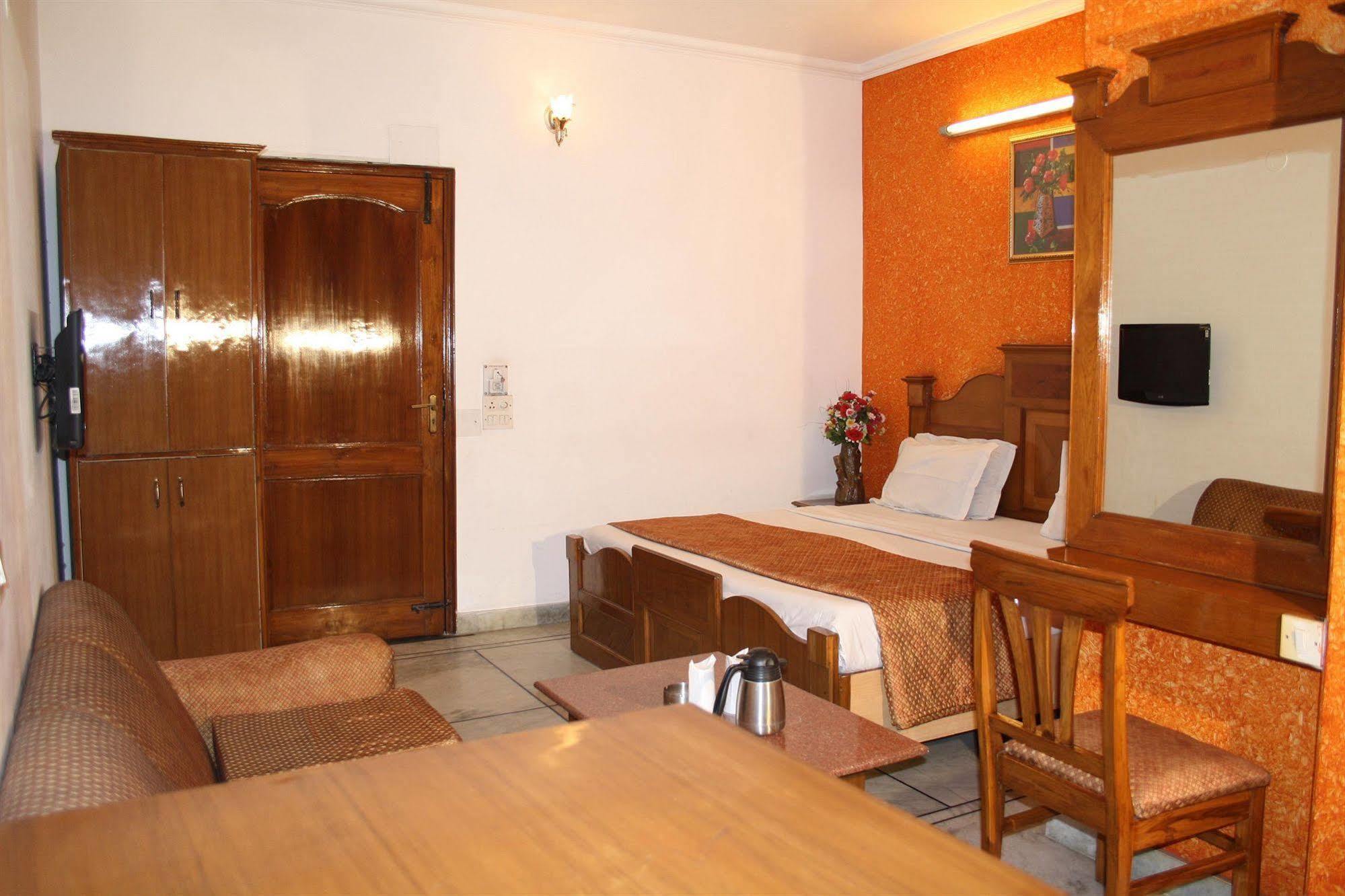 Hotel Rahul Palace Nové Dillí Pokoj fotografie